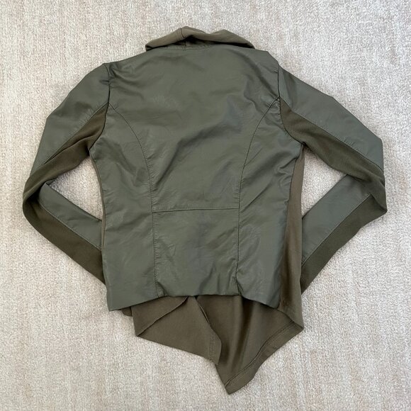 NWT Blank NYC Faux Leather Asymmetrical Zip Moto Jacket S Green - Picture 4 of 10